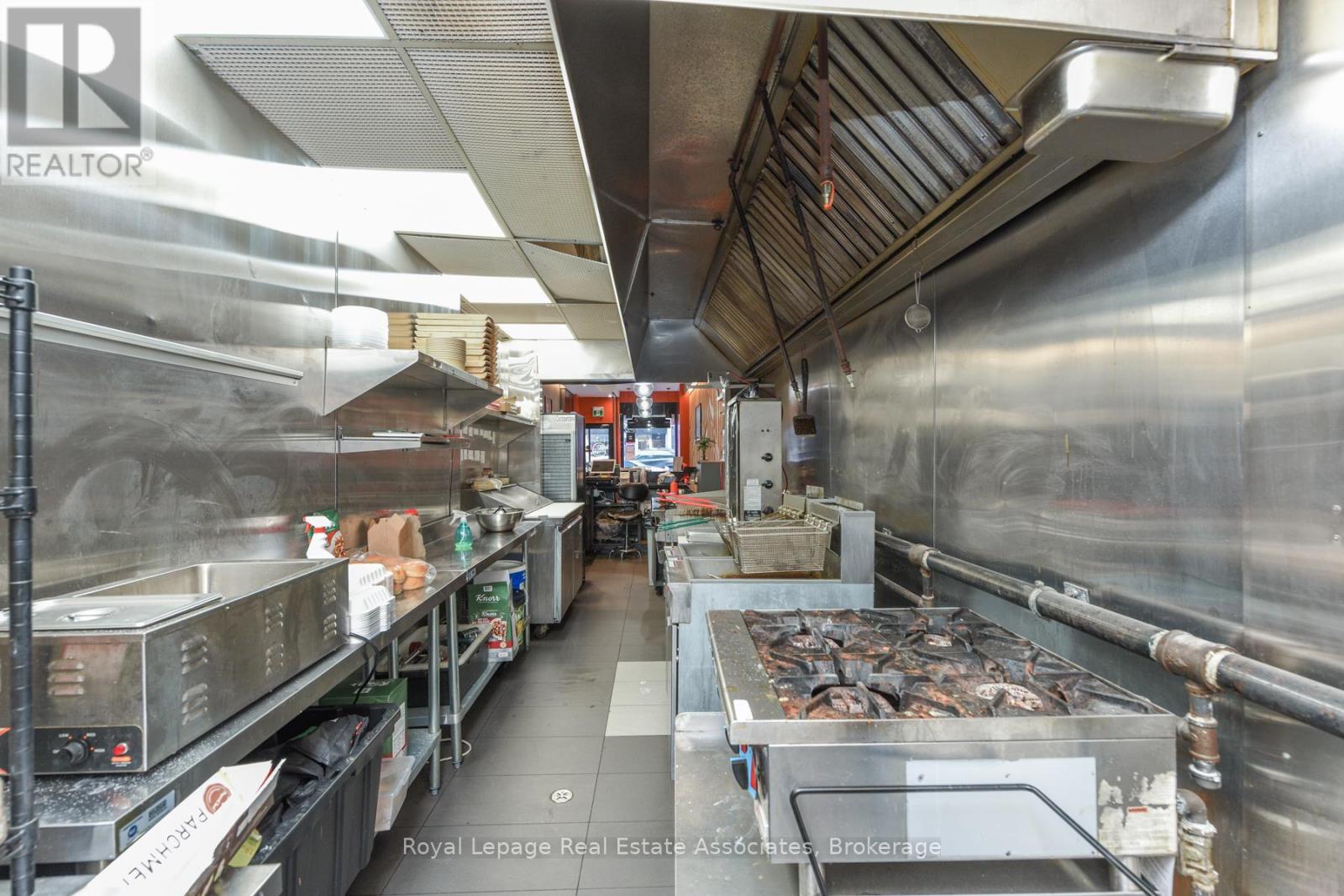 671 Queen Street W, Toronto, Ontario  M6J 1E6 - Photo 2 - C12610344