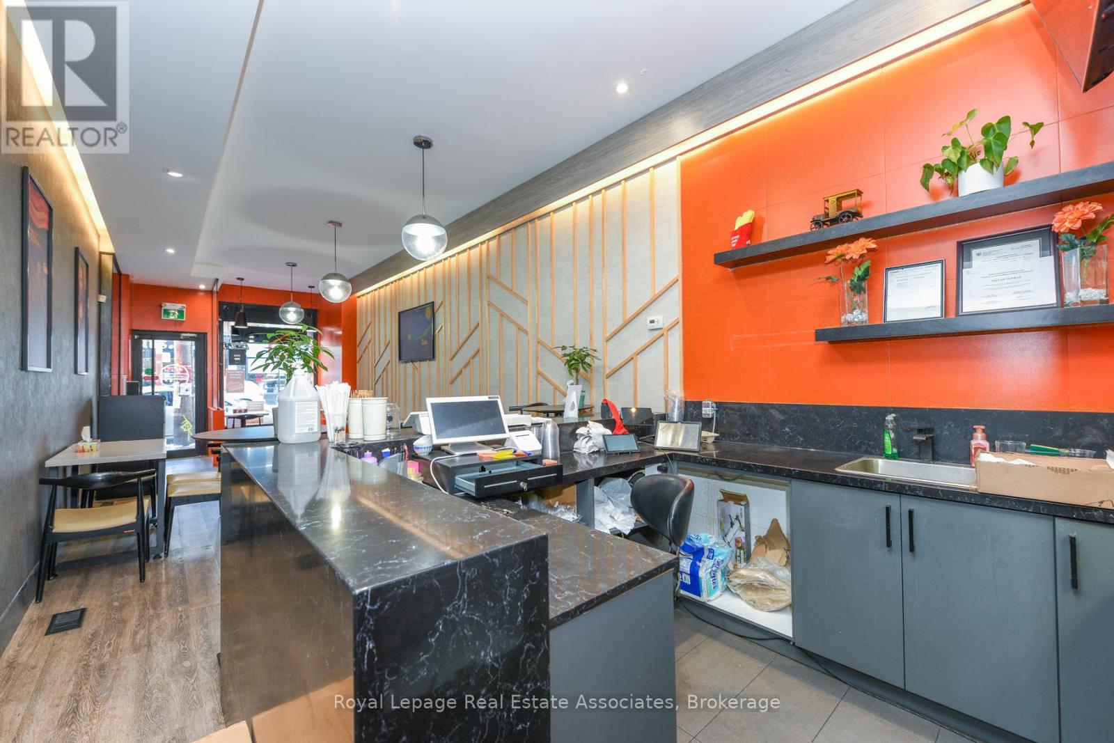 671 Queen Street W, Toronto, Ontario  M6J 1E6 - Photo 5 - C12610344