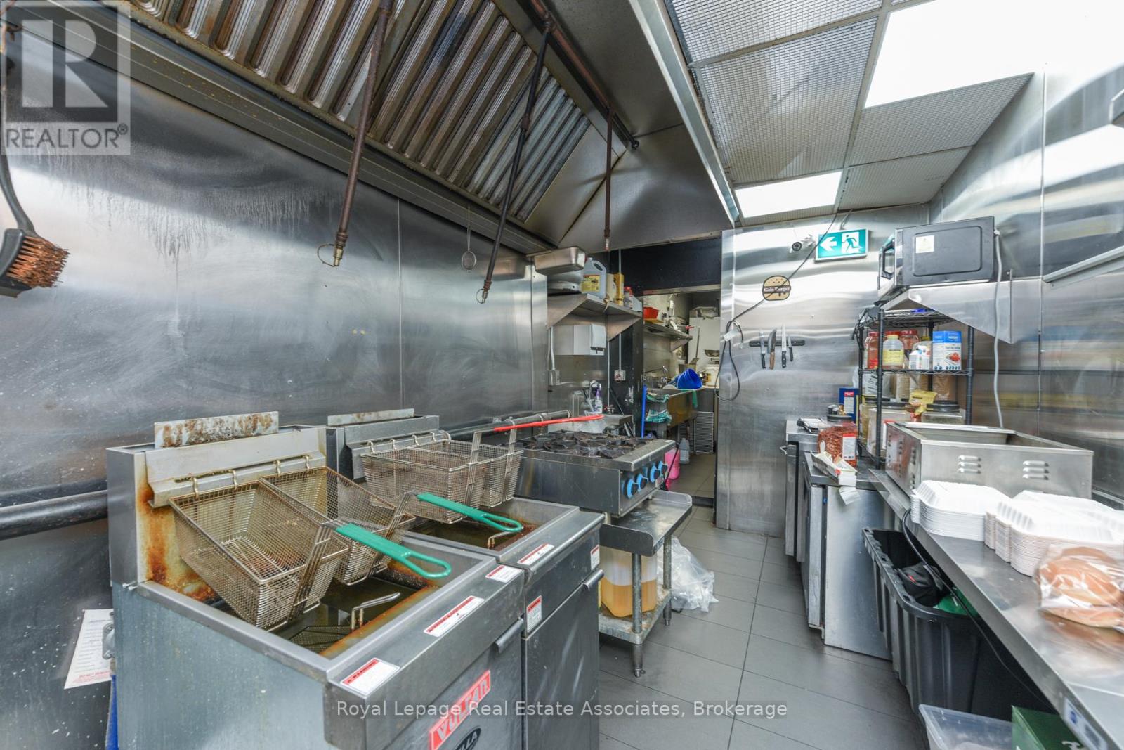 671 Queen Street W, Toronto, Ontario  M6J 1E6 - Photo 7 - C12610344