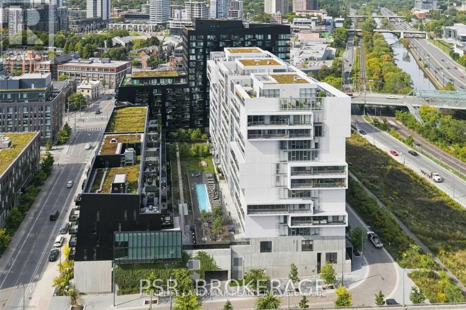 617 - 32 TROLLEY CRESCENT, Toronto, Ontario