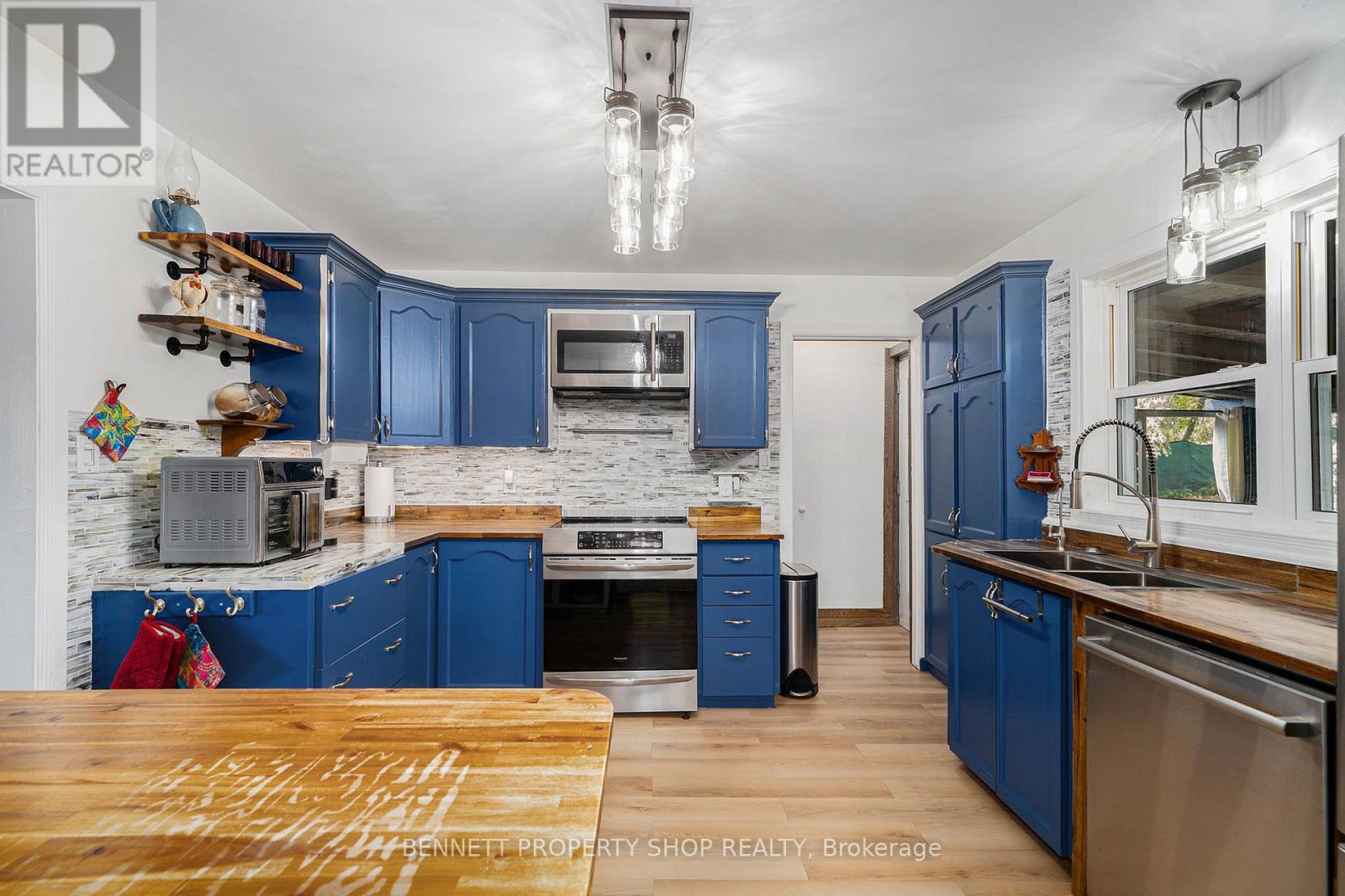 1109 Edward Street, Ottawa, Ontario  K4M 1G8 - Photo 5 - X12462556