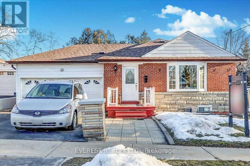 9 BENLIGHT CRESCENT, Toronto, Ontario