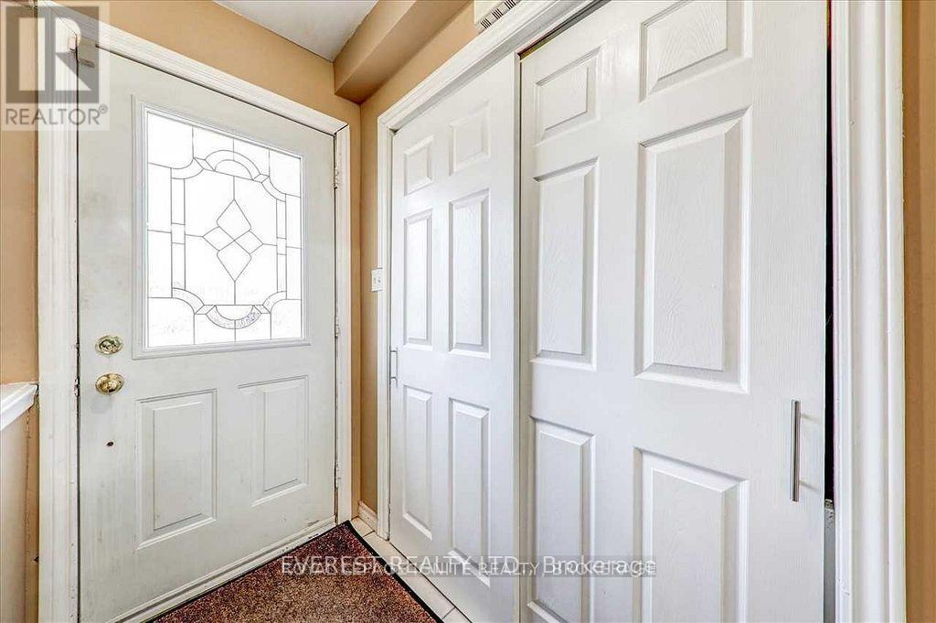 9 Benlight Crescent, Toronto, Ontario  M1H 1P4 - Photo 2 - E12610376