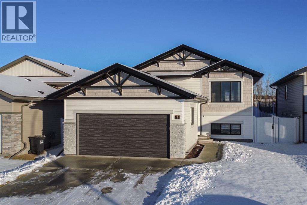 7 Thayer Close, Red Deer, Alberta  T4P 0W7 - Photo 1 - A2271273