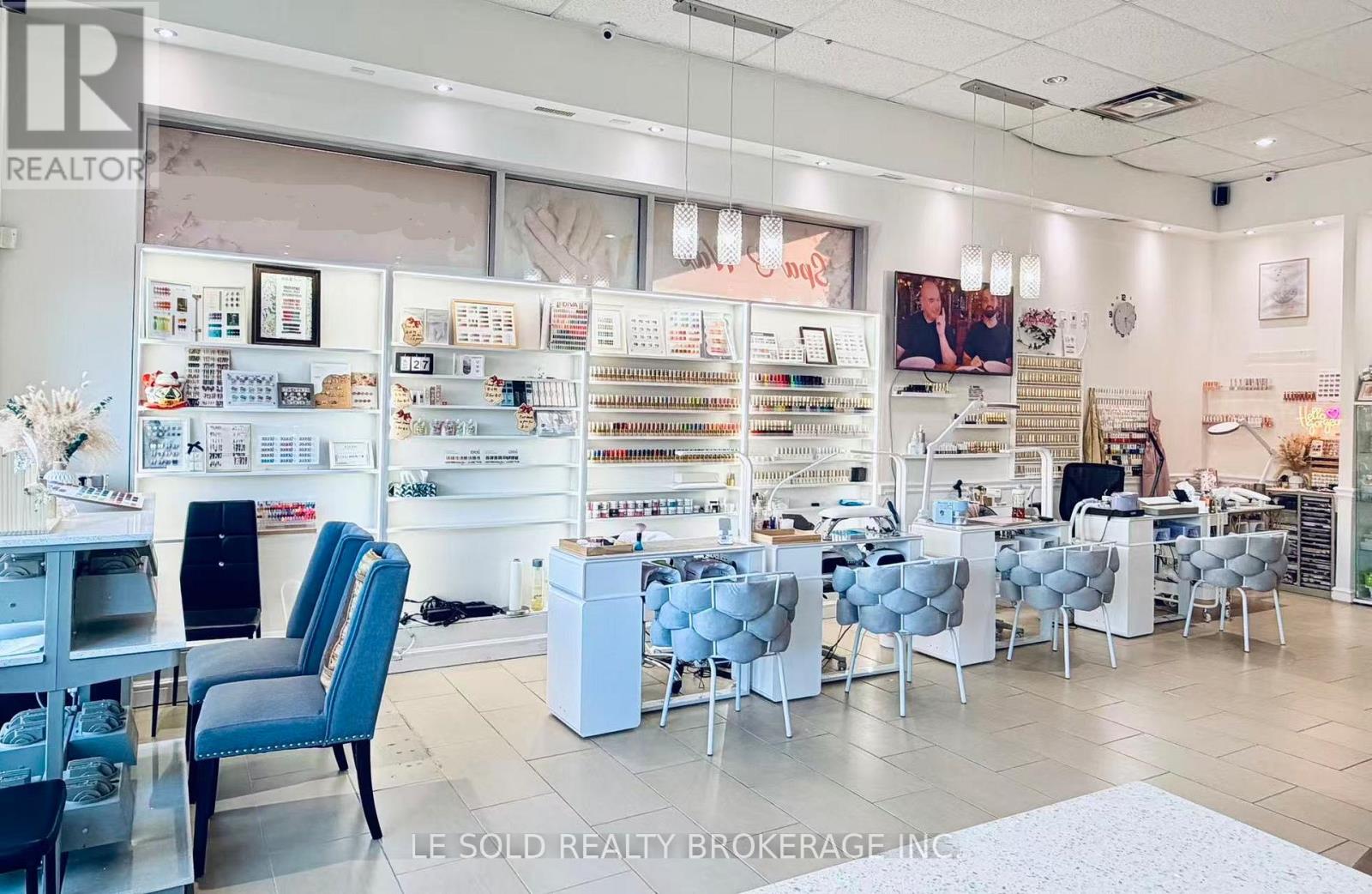 C1 - 125 Pedersen Drive, Aurora, Ontario  L4G 0E3 - Photo 2 - N12610464