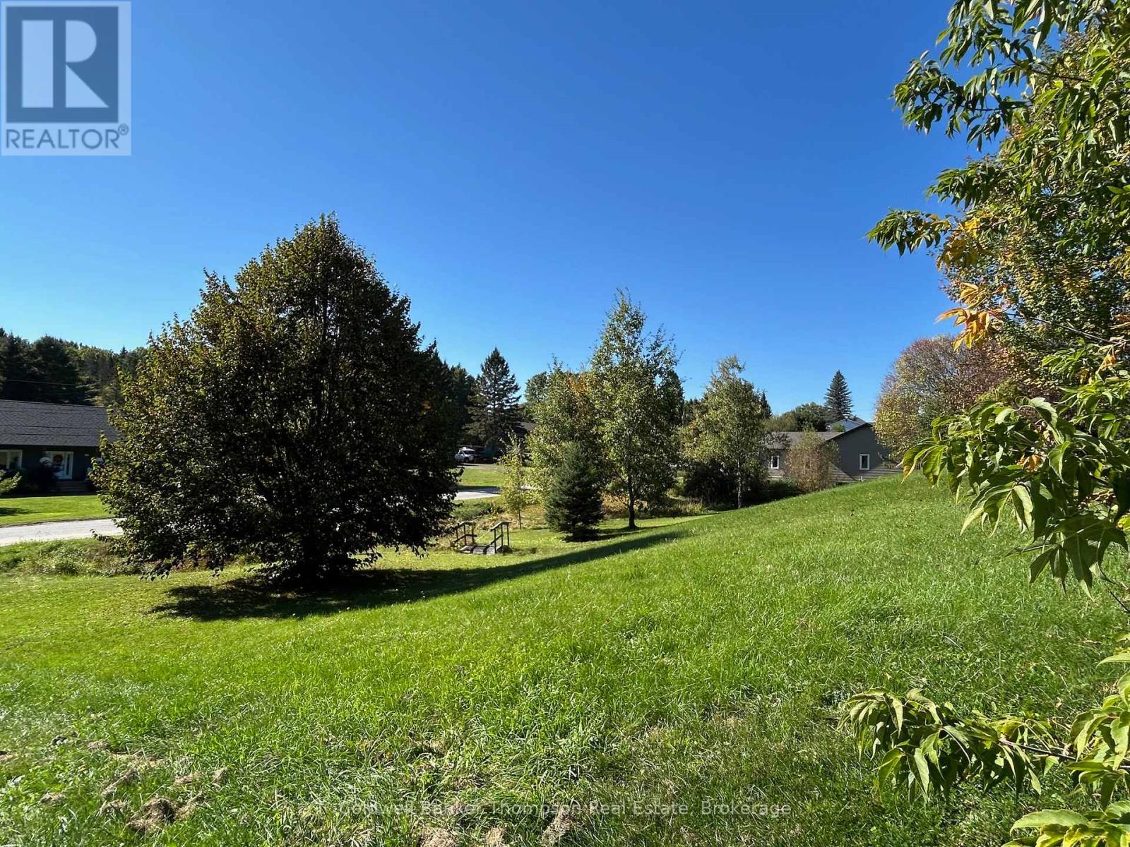 119 Centre Street, Burk's Falls, Ontario P0A 1C0 - Photo 10 - X12375253