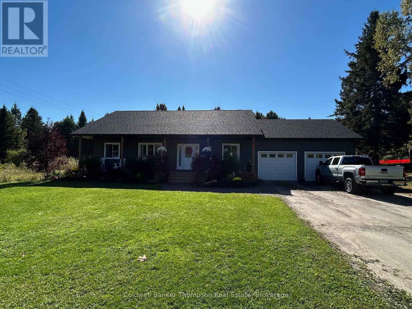 119 Centre Street, Burk's Falls, Ontario P0A 1C0 - Photo 12 - X12375253