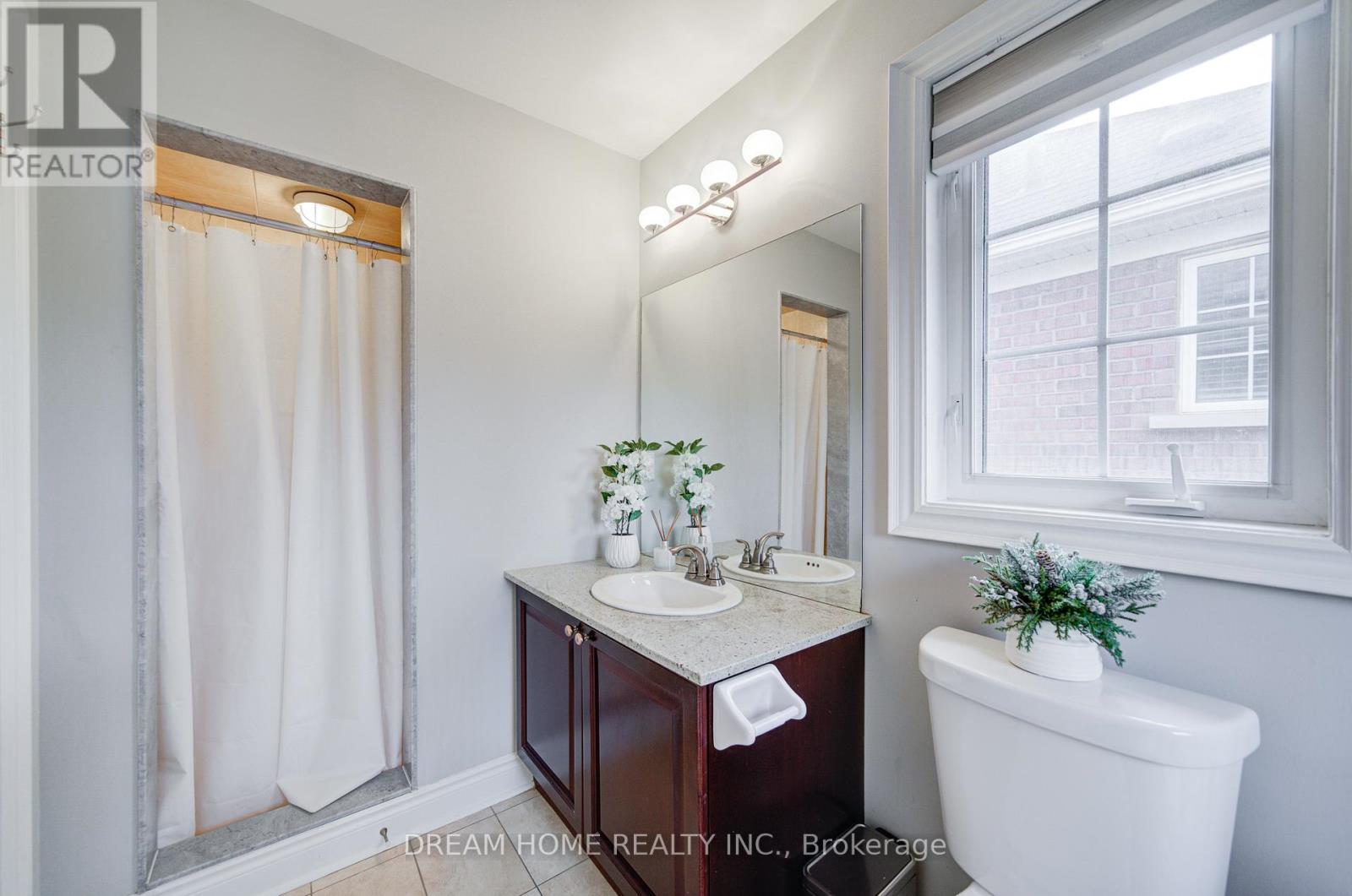 172 Tom Taylor Crescent, Newmarket, Ontario  L3X 3E9 - Photo 23 - N12482099