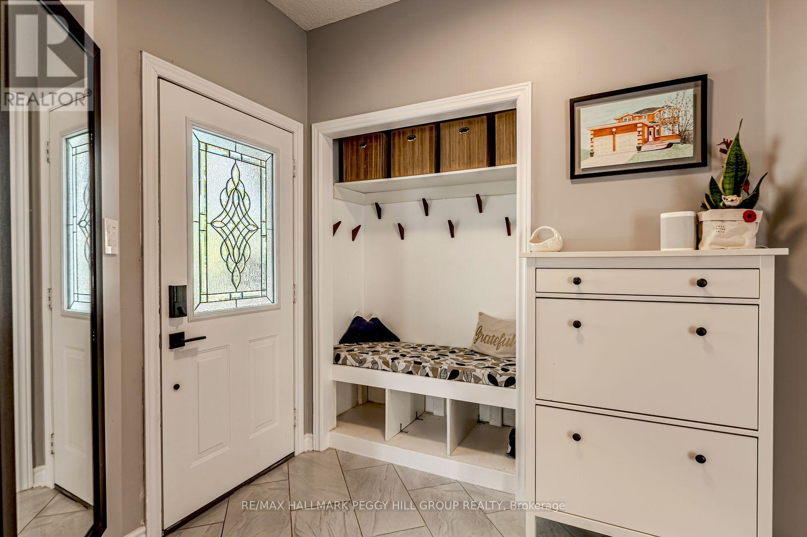 6 Laurelwood Lane, Barrie (Ardagh), Ontario  L4N 0Z8 - Photo 13 - S12610396