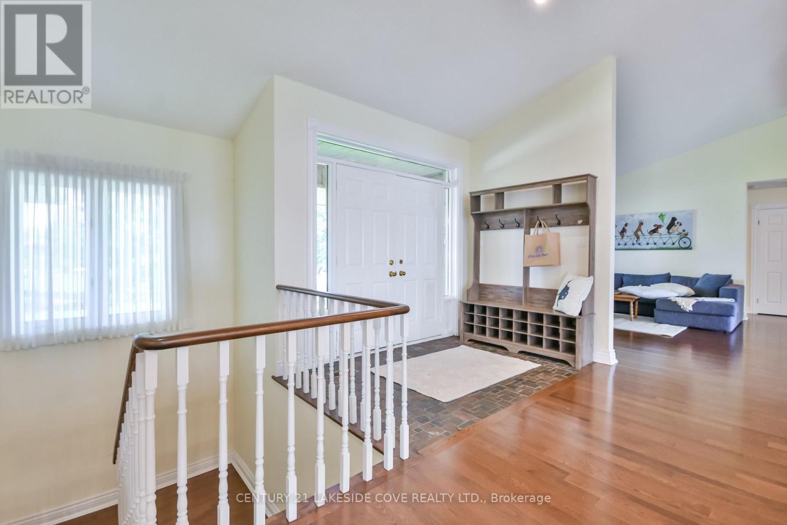 96 Bayshore Drive, Ramara (Brechin), Ontario  L0K 1B0 - Photo 9 - S12610404