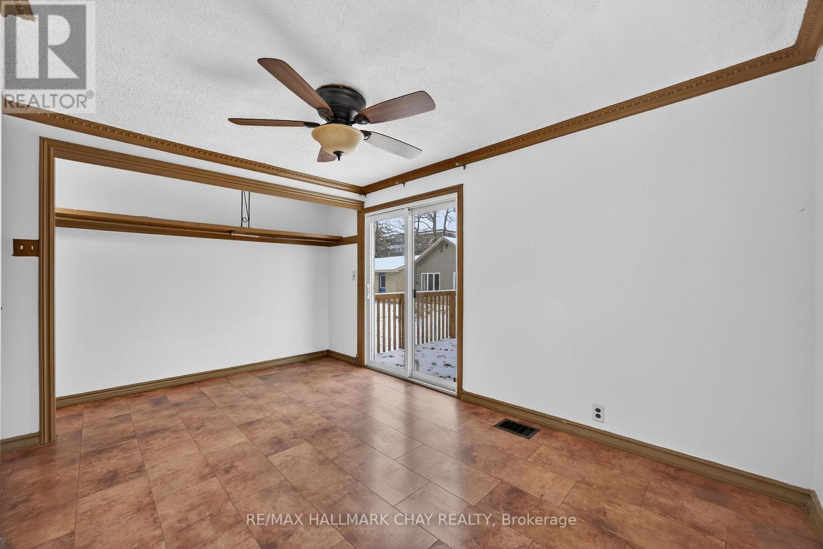 114 Burton Avenue, Barrie (Allandale), Ontario L4N 2R8 - Photo 11 - S12610466