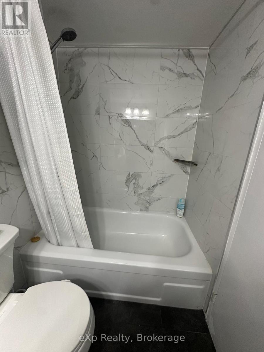 1805 - 1515 Lakeshore Road E, Mississauga, Ontario L5E 3E3 - Photo 14 - W12610548