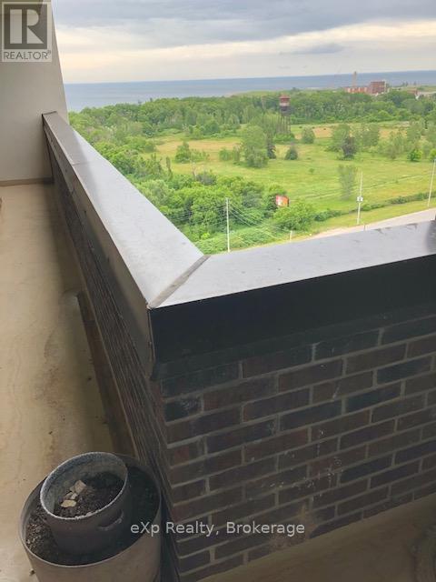 1805 - 1515 Lakeshore Road E, Mississauga, Ontario L5E 3E3 - Photo 17 - W12610548