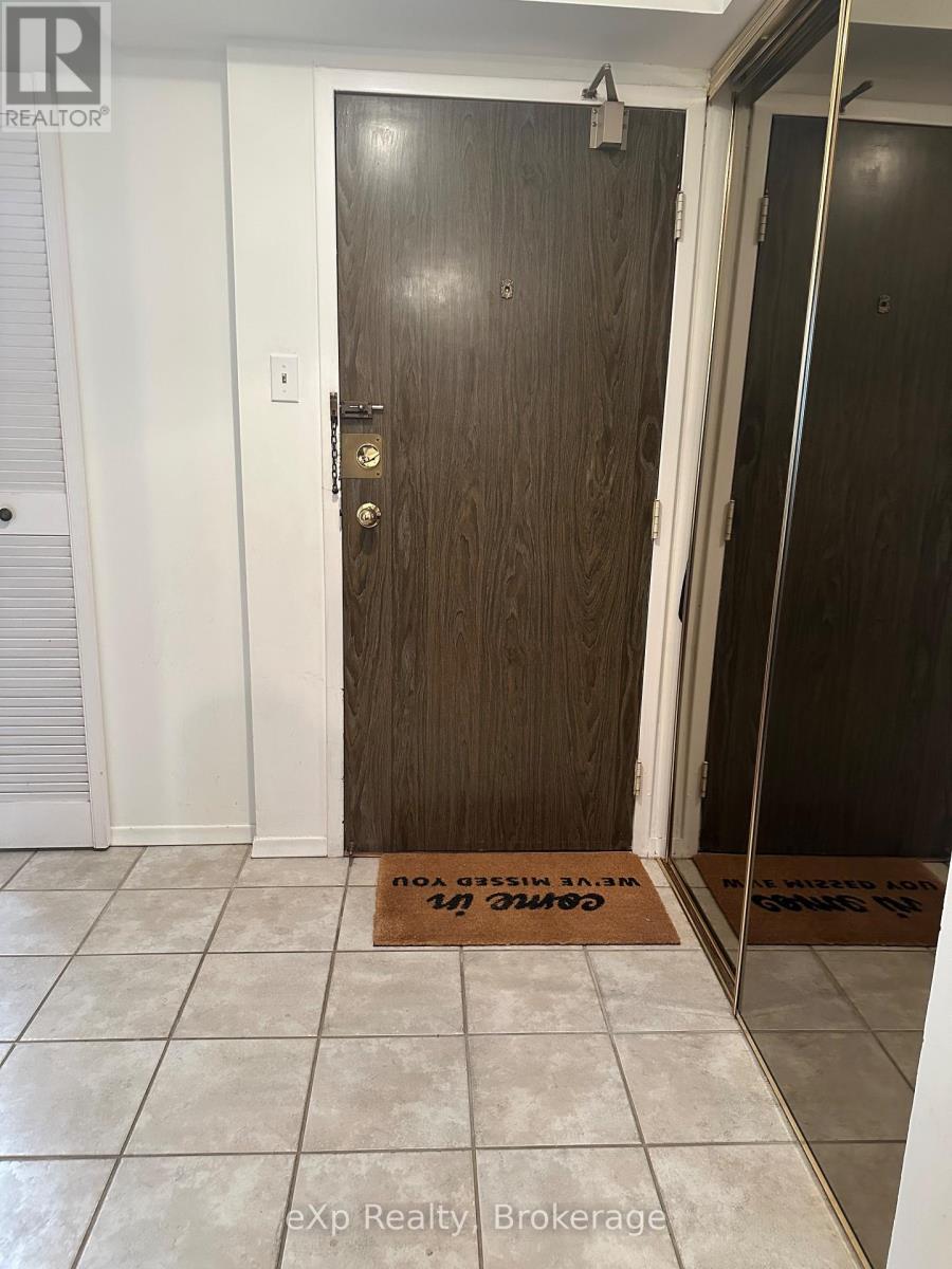 1805 - 1515 Lakeshore Road E, Mississauga, Ontario L5E 3E3 - Photo 3 - W12610548