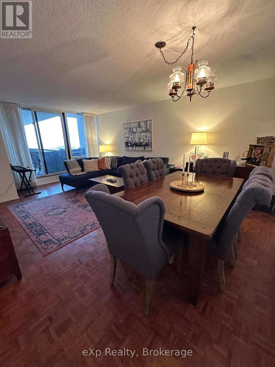 1805 - 1515 Lakeshore Road E, Mississauga, Ontario L5E 3E3 - Photo 6 - W12610548