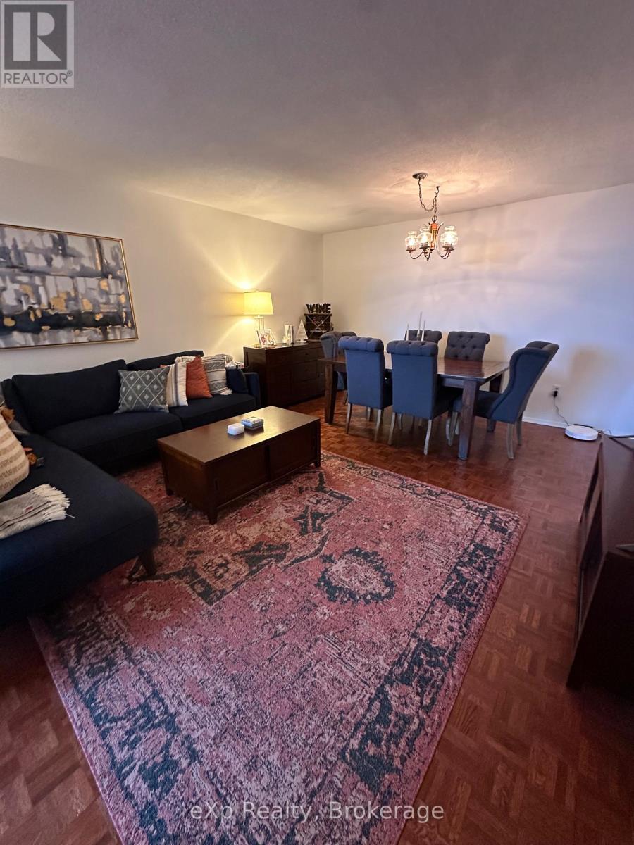 1805 - 1515 Lakeshore Road E, Mississauga, Ontario L5E 3E3 - Photo 7 - W12610548