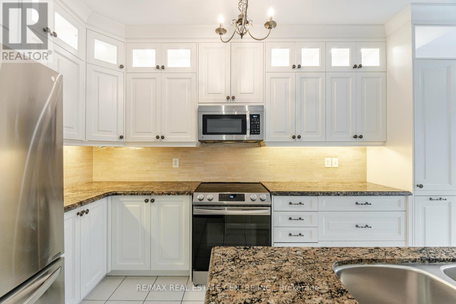 5099 Nestling Grove E, Mississauga, Ontario  L5M 0L3 - Photo 13 - W12610348