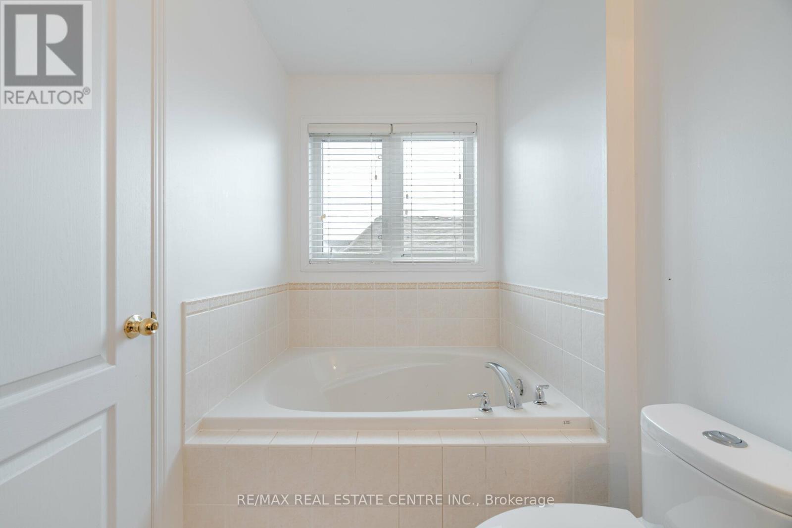 5099 Nestling Grove E, Mississauga, Ontario  L5M 0L3 - Photo 25 - W12610348