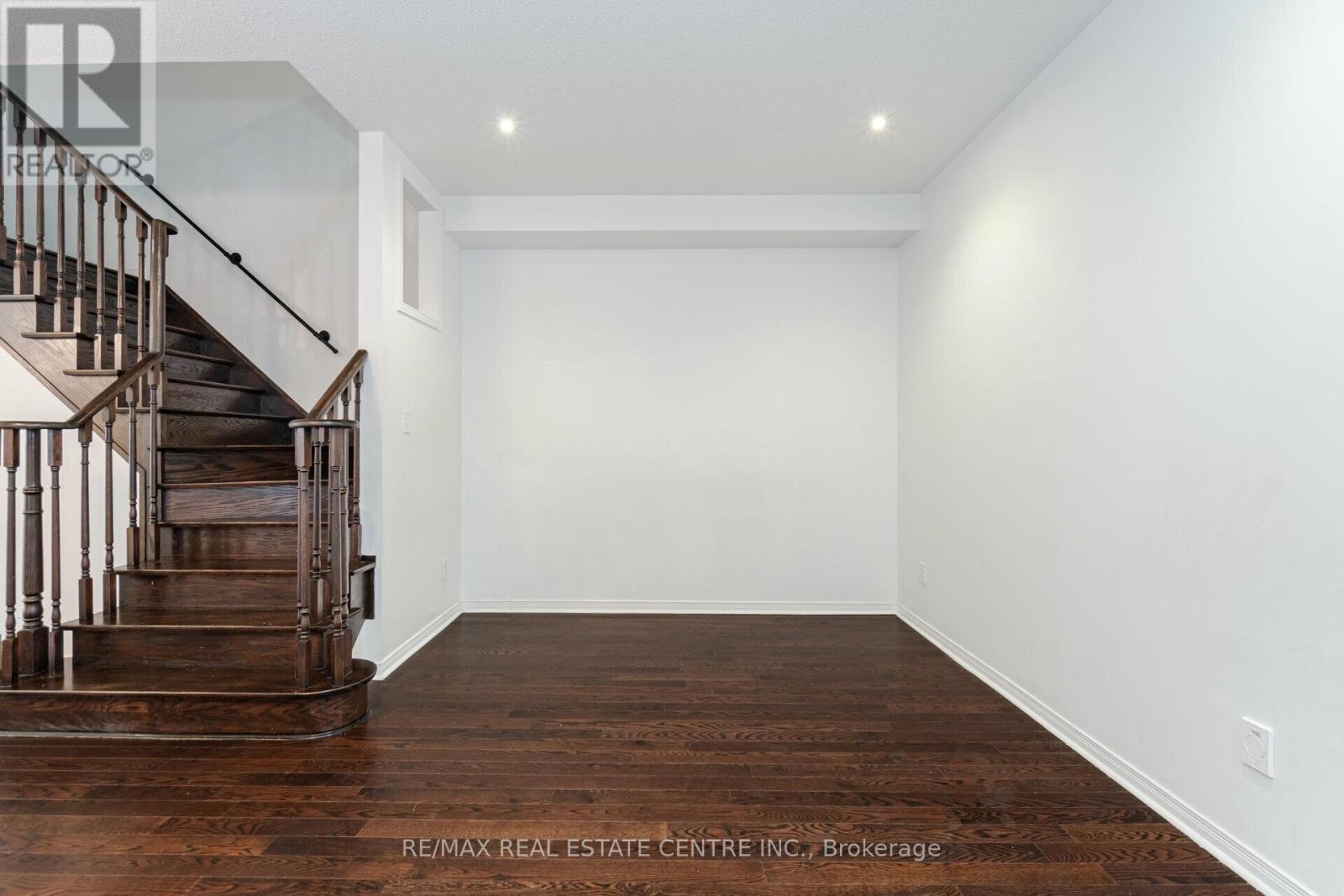 5099 Nestling Grove E, Mississauga, Ontario  L5M 0L3 - Photo 7 - W12610348