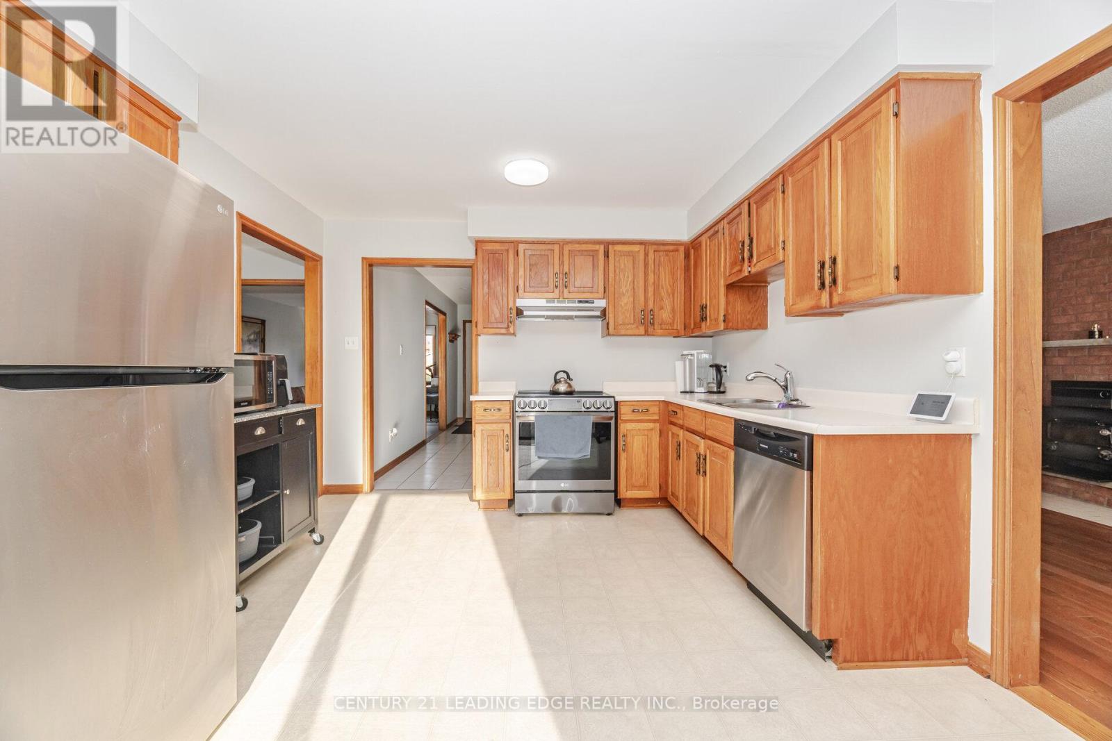 260 Old Orchard Circle, Oakville, Ontario L6H 4N7 - Photo 13 - W12610350