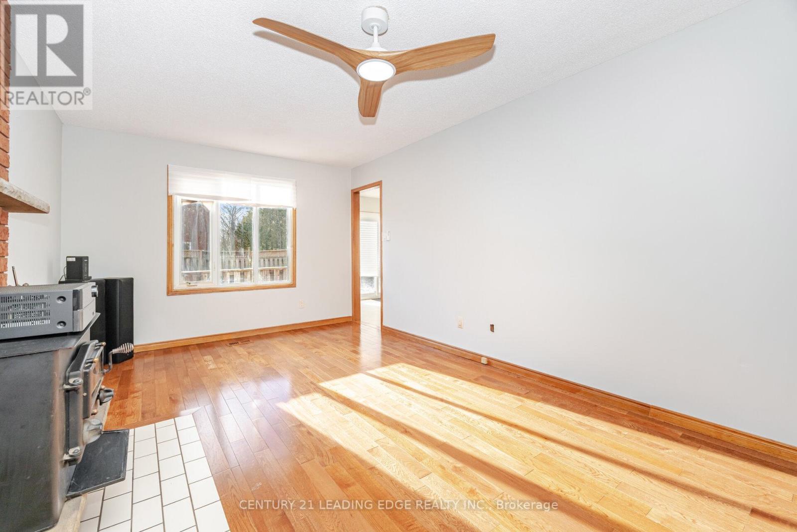 260 Old Orchard Circle, Oakville, Ontario L6H 4N7 - Photo 15 - W12610350