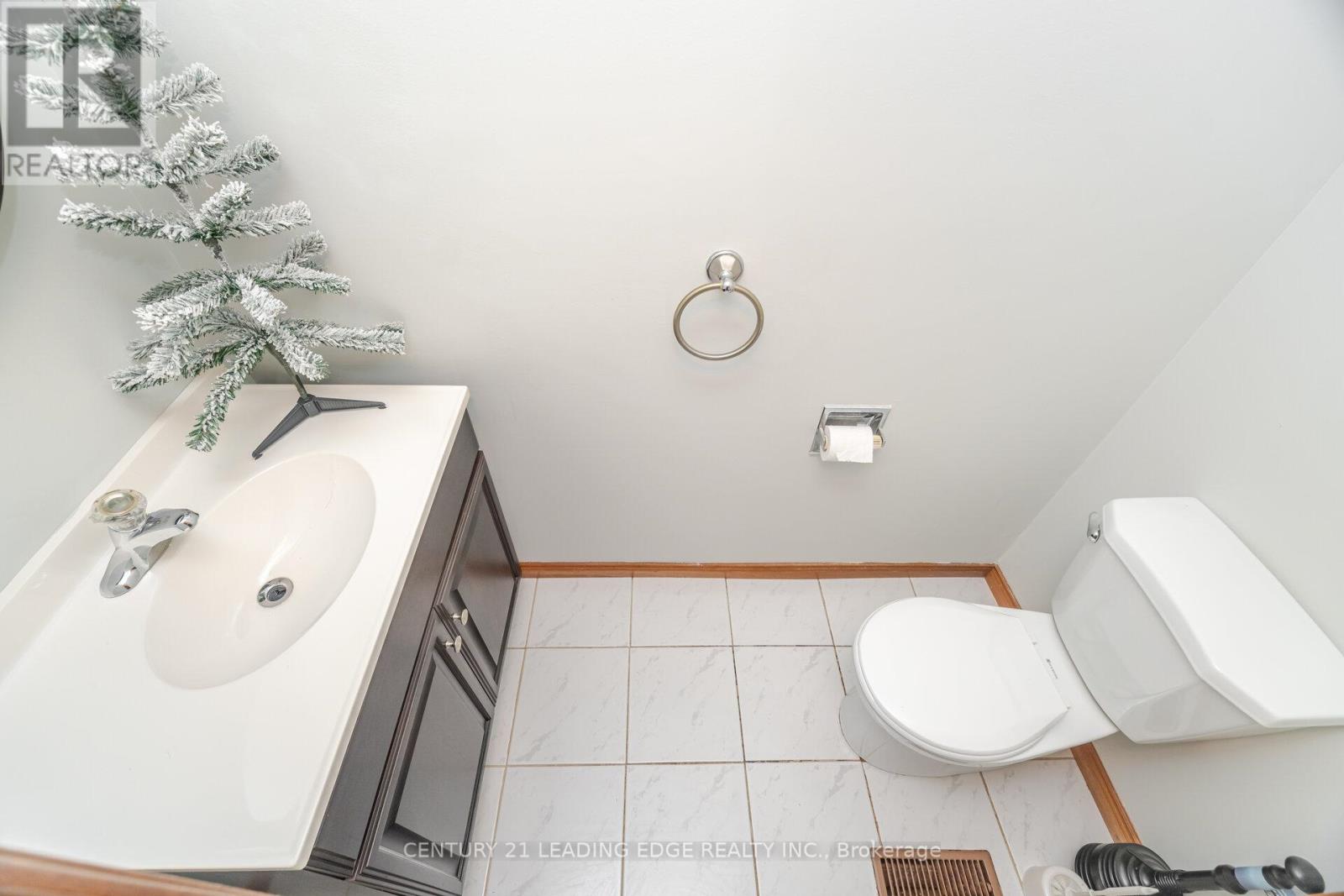 260 Old Orchard Circle, Oakville, Ontario L6H 4N7 - Photo 17 - W12610350