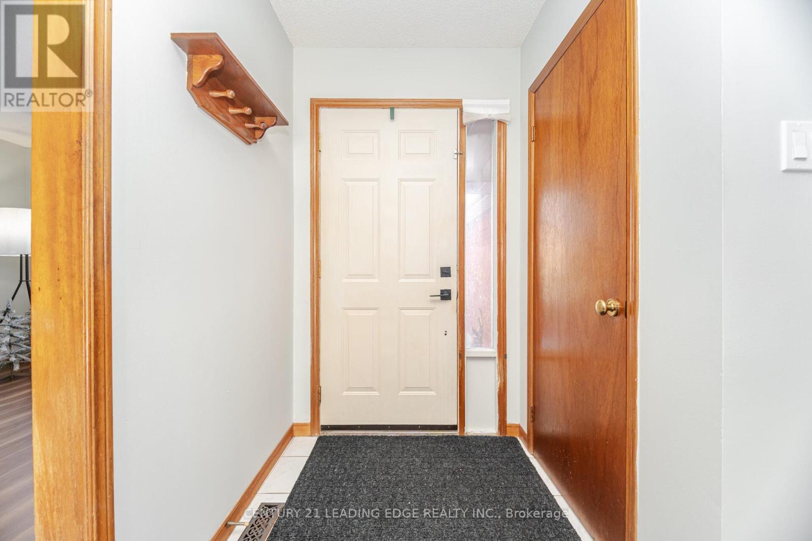 260 Old Orchard Circle, Oakville, Ontario L6H 4N7 - Photo 3 - W12610350