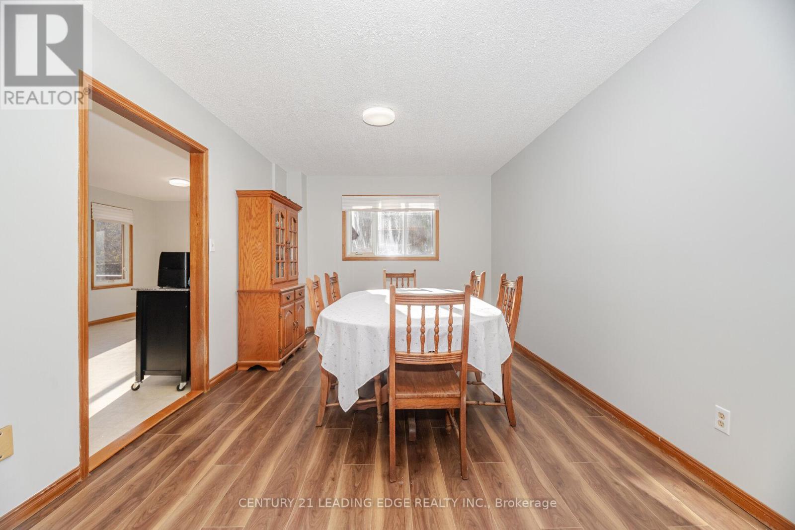 260 Old Orchard Circle, Oakville, Ontario L6H 4N7 - Photo 9 - W12610350