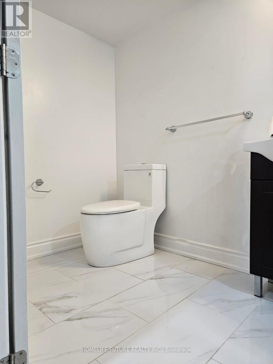 Bsmt - 26 Felix Close, Brampton (Northwest Brampton), Ontario  L7A 4K5 - Photo 7 - W12610378