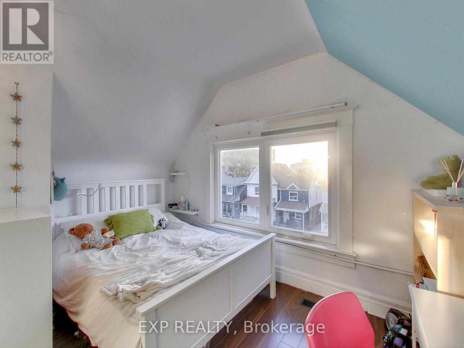 29 Cloverdale Road, Toronto, Ontario  M6N 3L6 - Photo 21 - W12610402