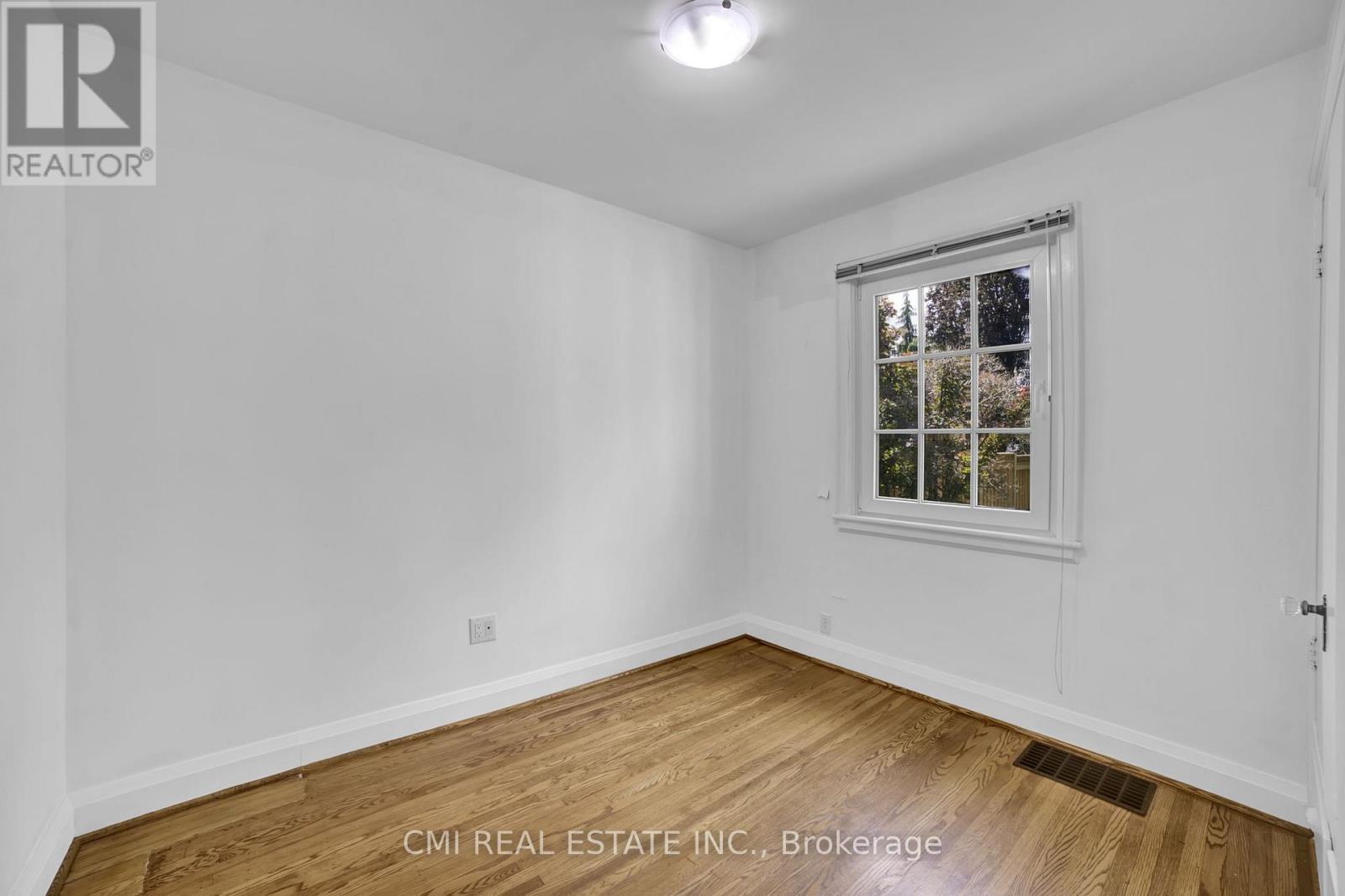 978 North Shore Boulevard W, Burlington, Ontario  L7T 1B1 - Photo 26 - W12610418