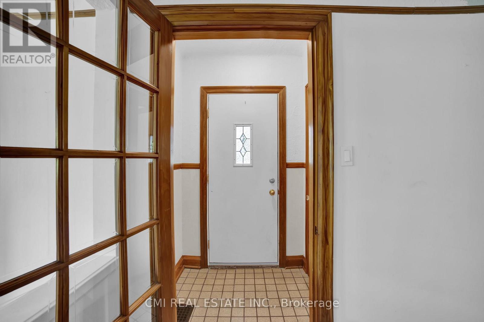 978 North Shore Boulevard W, Burlington, Ontario  L7T 1B1 - Photo 5 - W12610418