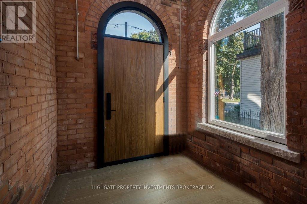 Main - 81 St John's Road, Toronto (Junction Area), Ontario  M6P 1T8 - Photo 4 - W12610434