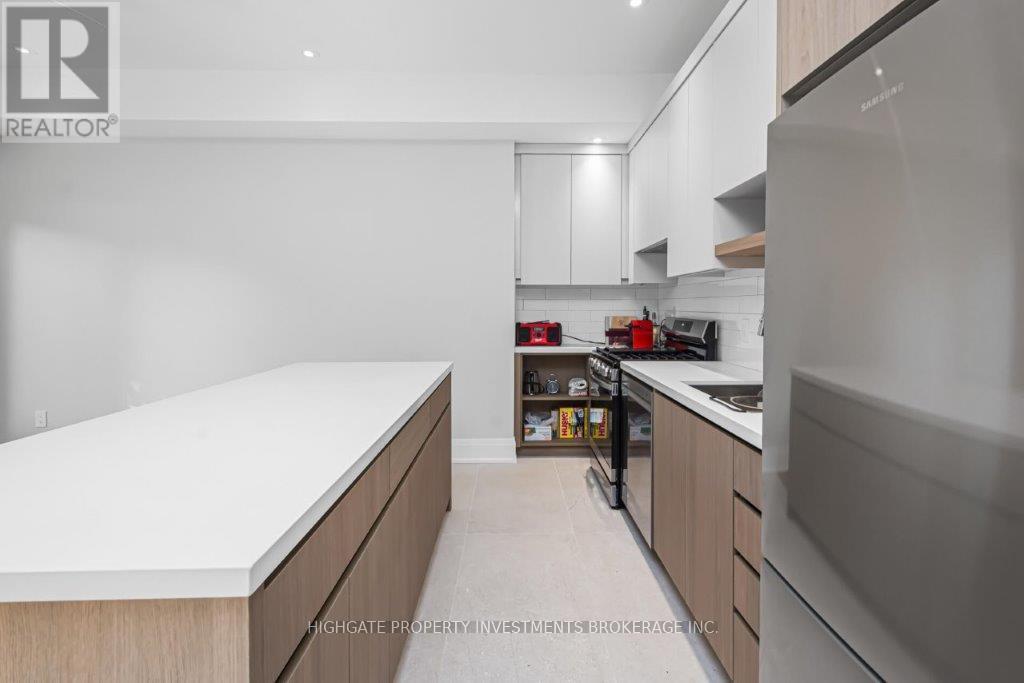 Main - 81 St John's Road, Toronto (Junction Area), Ontario  M6P 1T8 - Photo 9 - W12610434