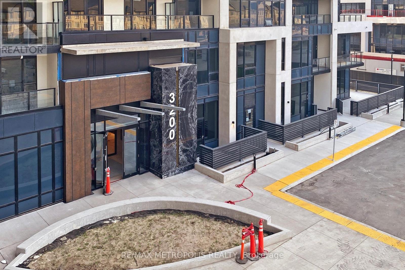 304 - 3200 William Coltson Avenue, Oakville, Ontario  L6H 7C2 - Photo 46 - W12610456