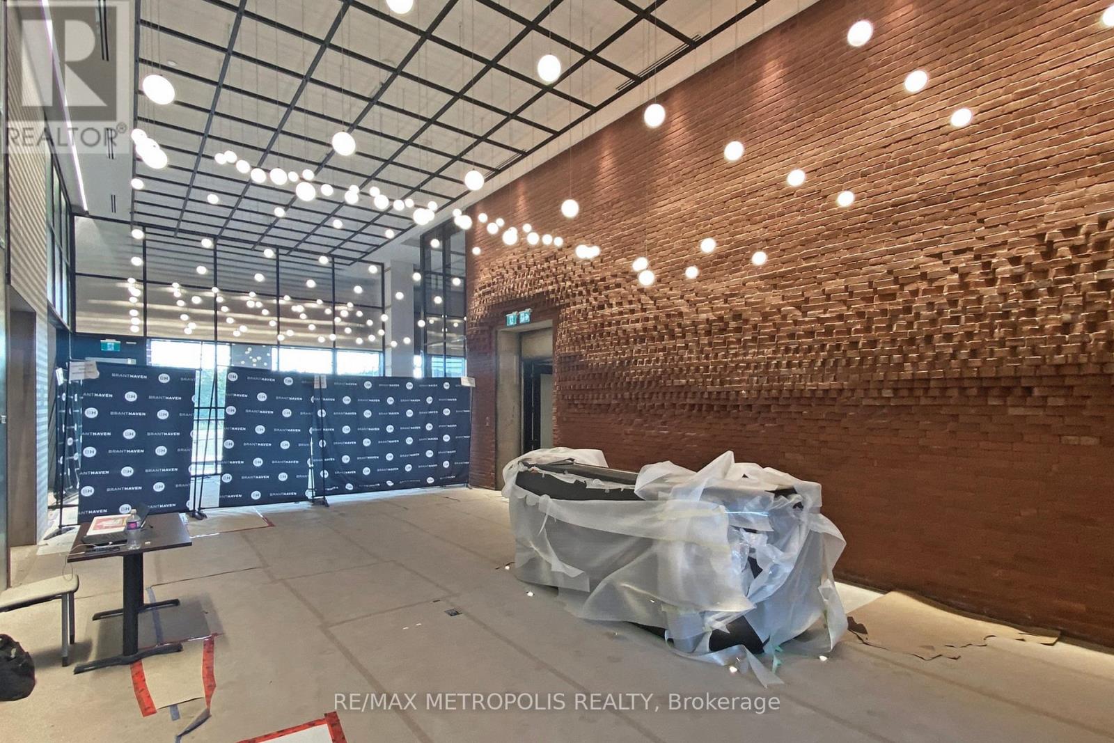 304 - 3200 William Coltson Avenue, Oakville, Ontario  L6H 7C2 - Photo 7 - W12610456