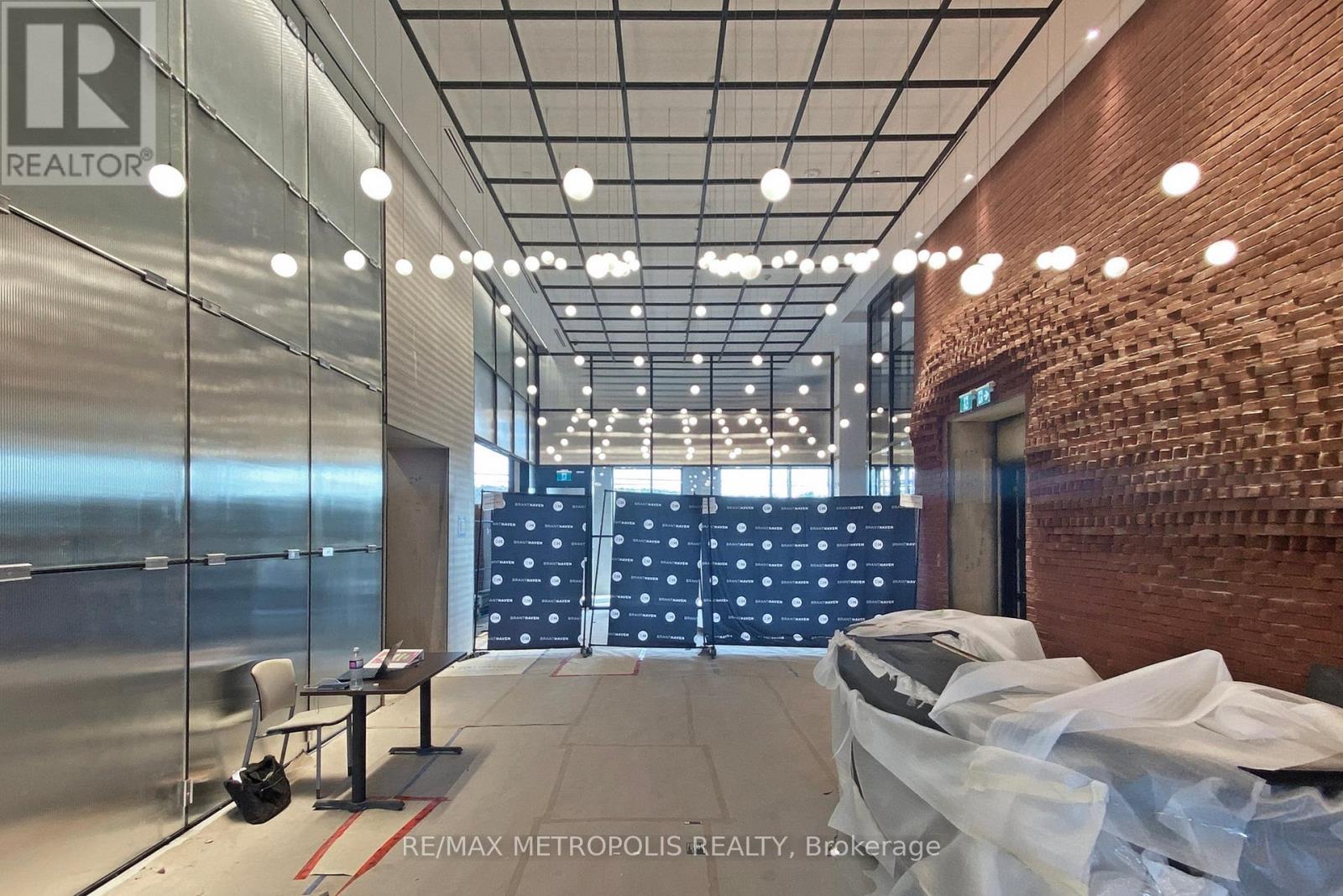 304 - 3200 William Coltson Avenue, Oakville, Ontario  L6H 7C2 - Photo 8 - W12610456