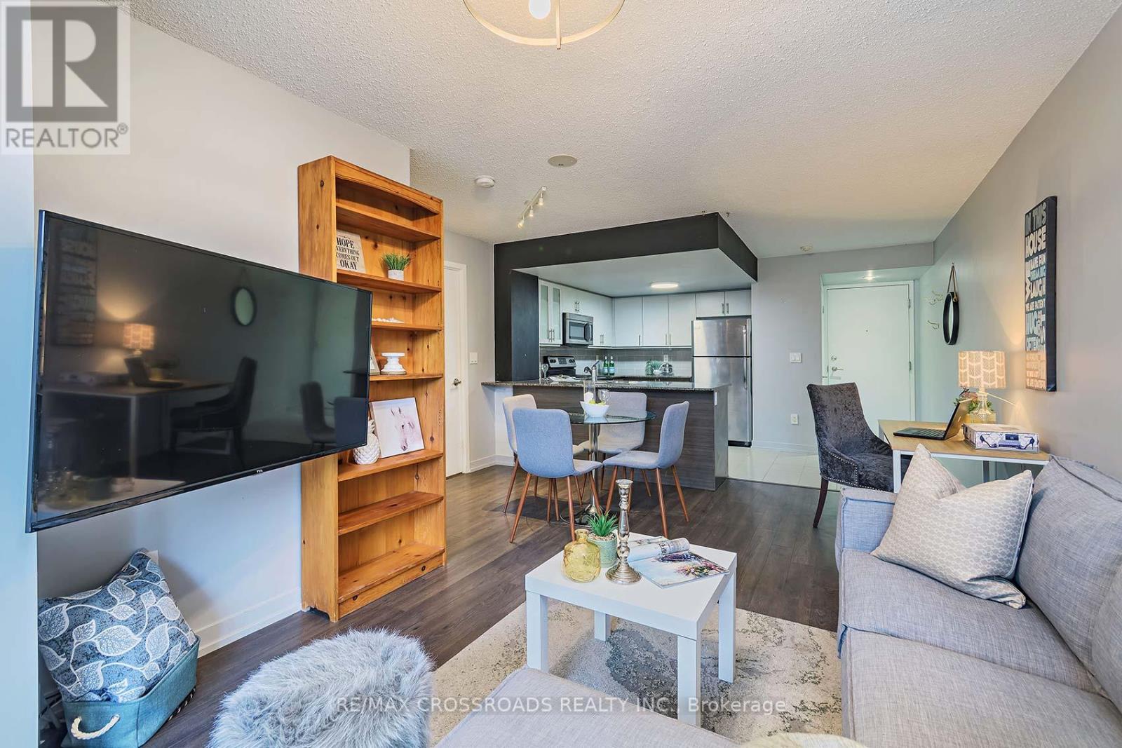 114 - 812 Lansdowne Avenue, Toronto, Ontario  M6H 4K5 - Photo 10 - W12610480