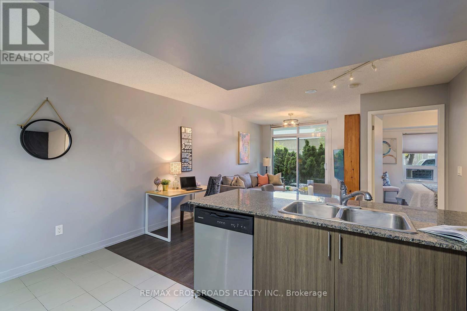 114 - 812 Lansdowne Avenue, Toronto, Ontario  M6H 4K5 - Photo 16 - W12610480