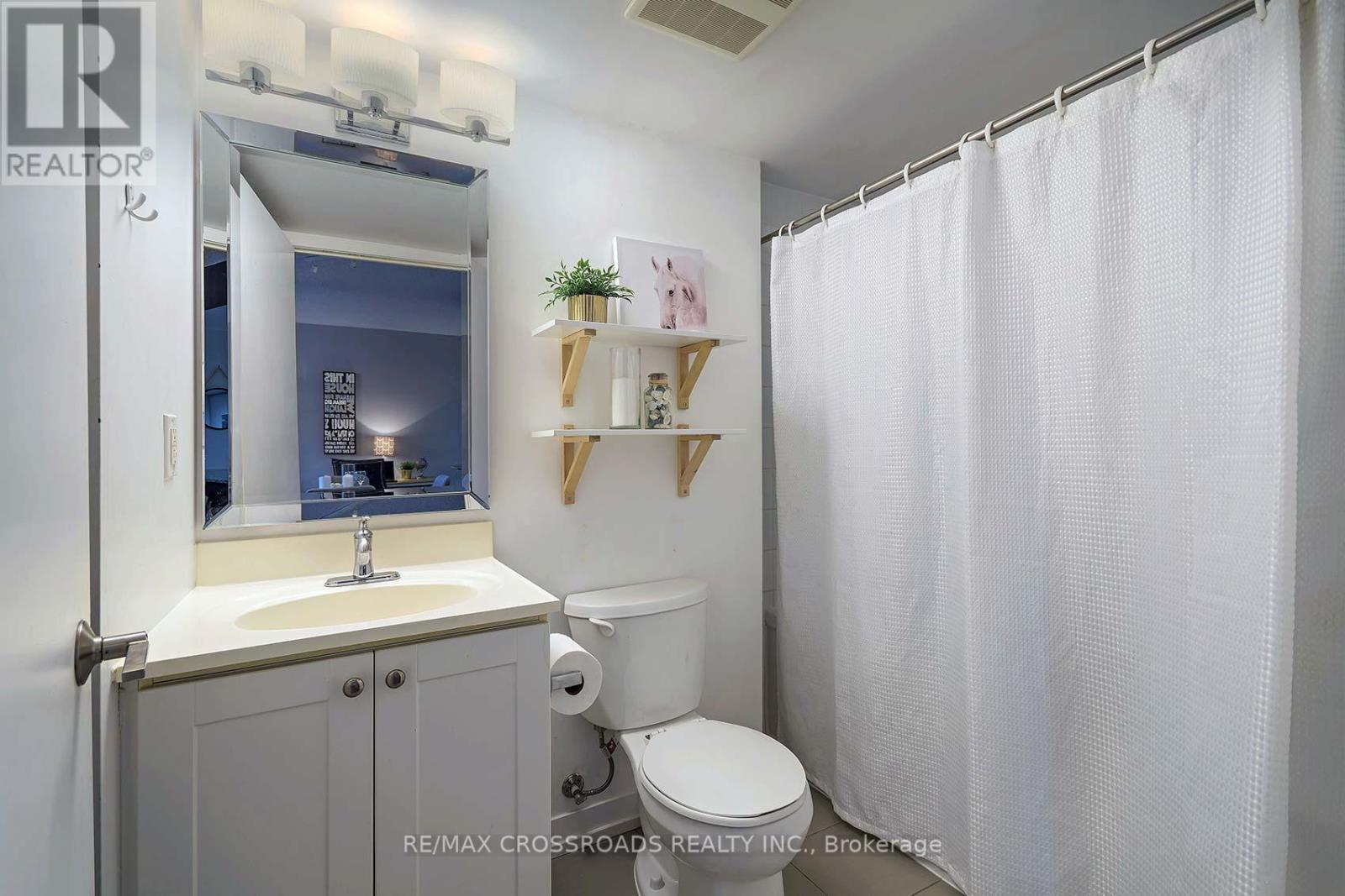 114 - 812 Lansdowne Avenue, Toronto, Ontario  M6H 4K5 - Photo 22 - W12610480