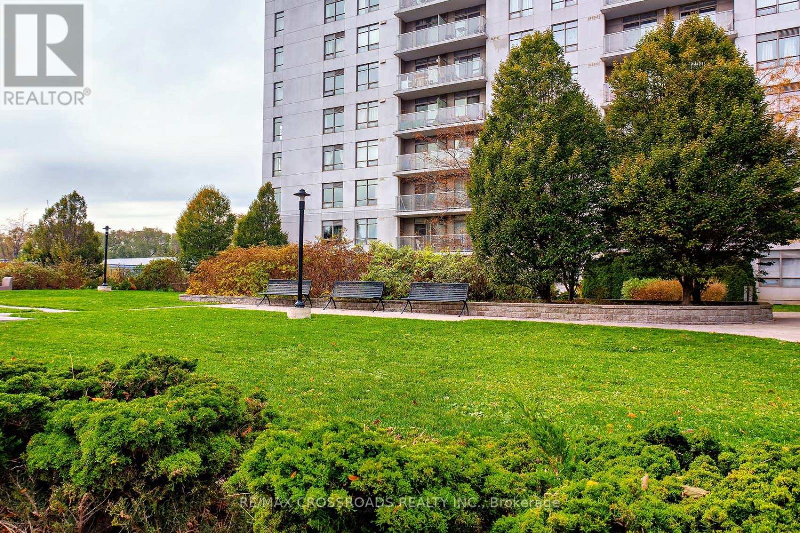 114 - 812 Lansdowne Avenue, Toronto, Ontario  M6H 4K5 - Photo 39 - W12610480