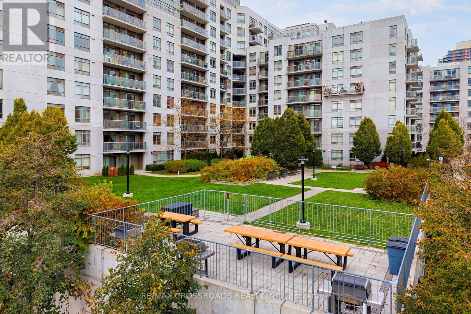 114 - 812 Lansdowne Avenue, Toronto, Ontario  M6H 4K5 - Photo 40 - W12610480