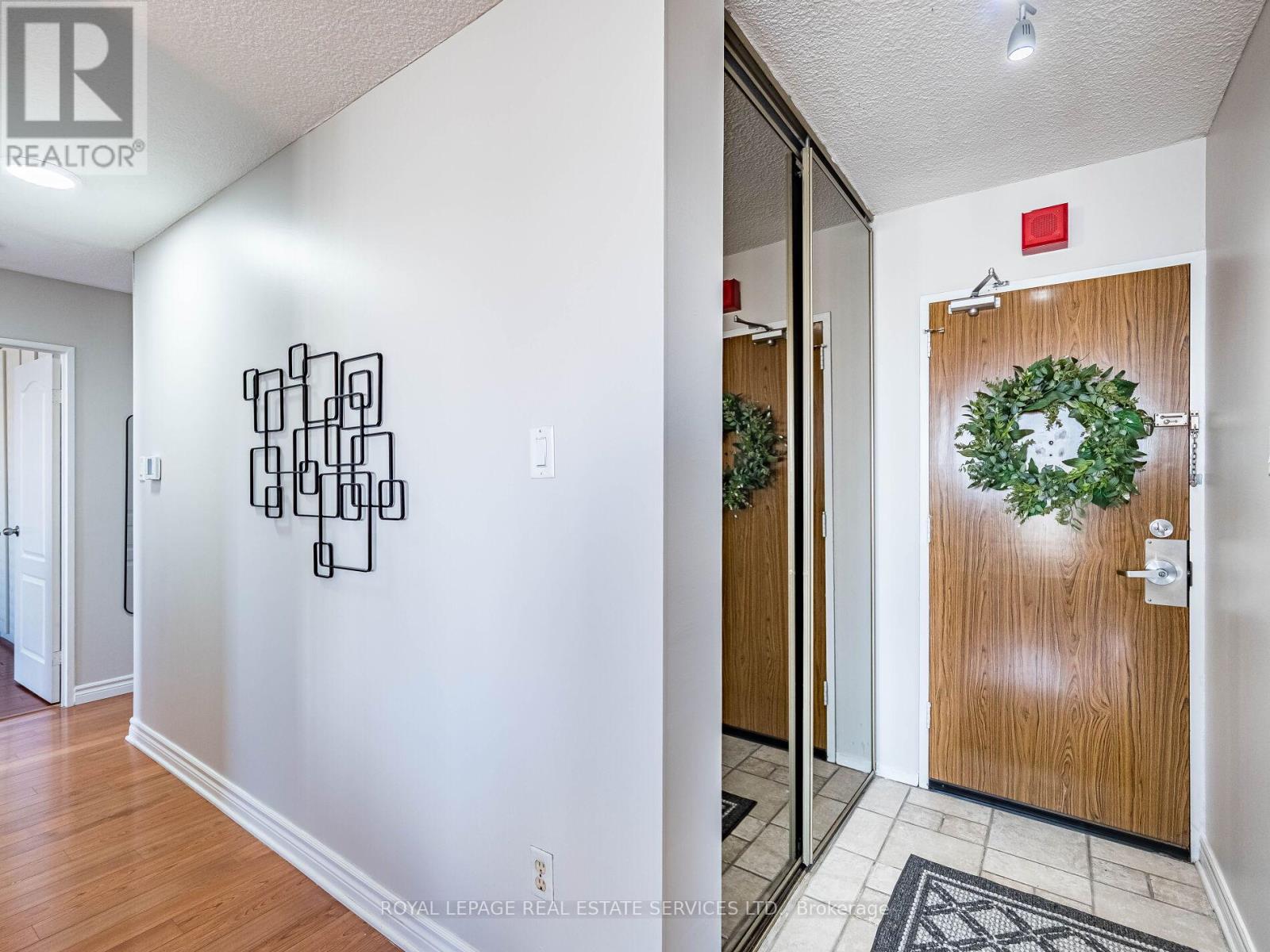 1410 - 20 Mississauga Valley Boulevard, Mississauga, Ontario  L5A 3S1 - Photo 5 - W12610490