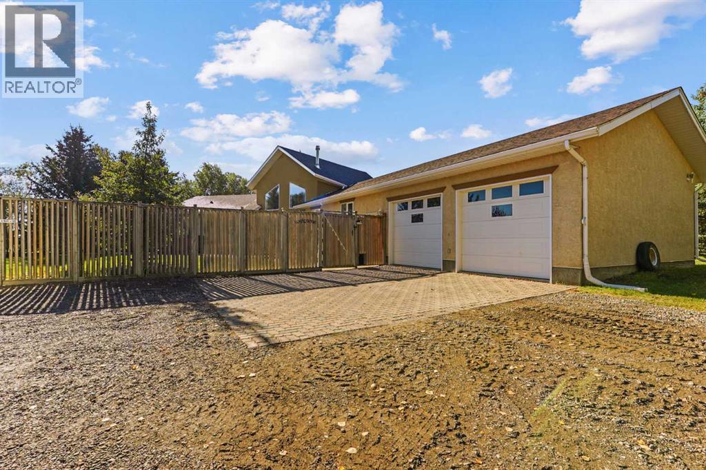 75061 Range Road 205, Rural Lethbridge County, Alberta  T1K 8G8 - Photo 9 - A2273676