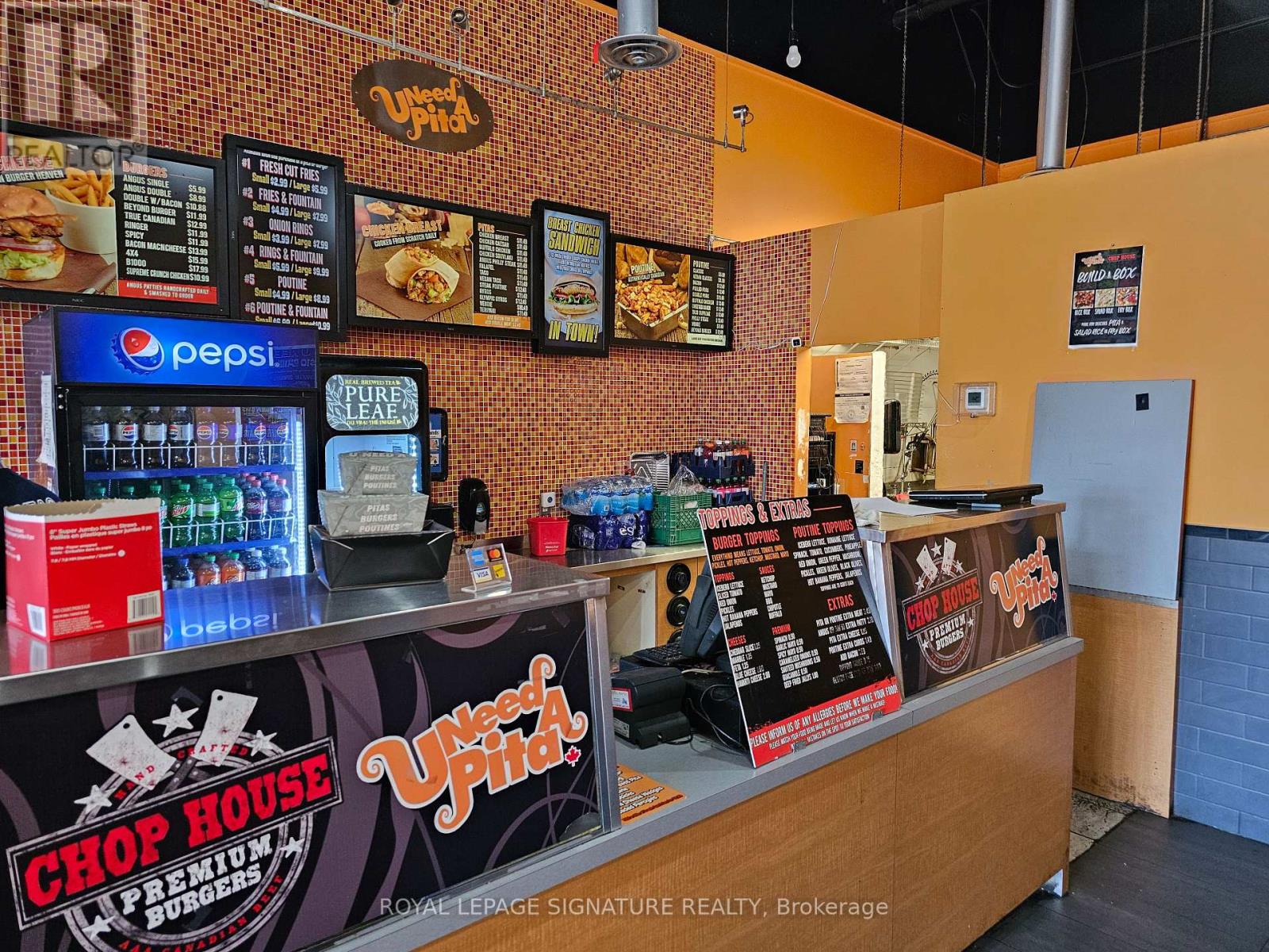 343 Glendale Avenue, St. Catharines, Ontario  L2T 0A1 - Photo 7 - X12610340