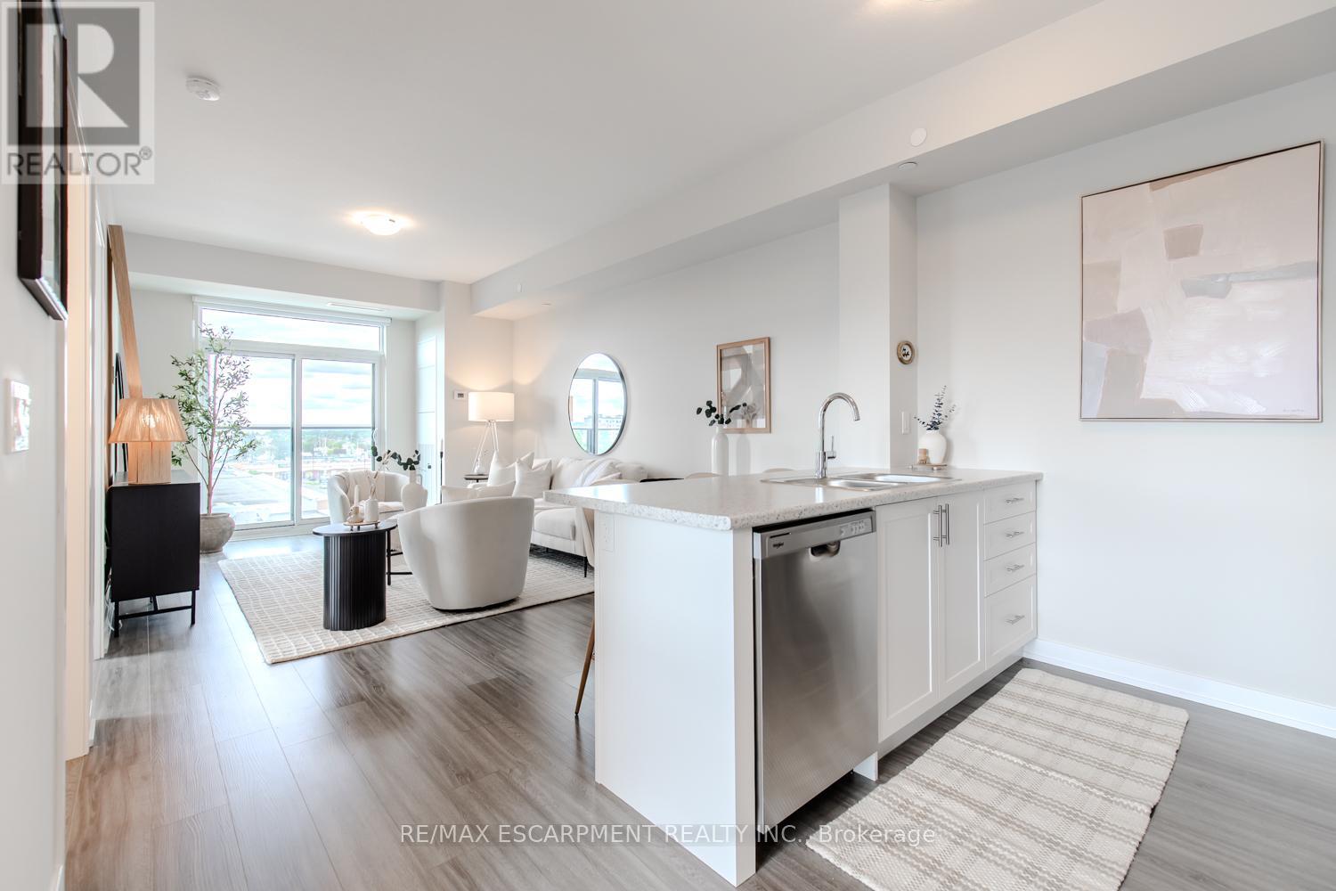 1106 - 870 Queenston Road, Hamilton, Ontario  L8G 0B9 - Photo 13 - X12610360