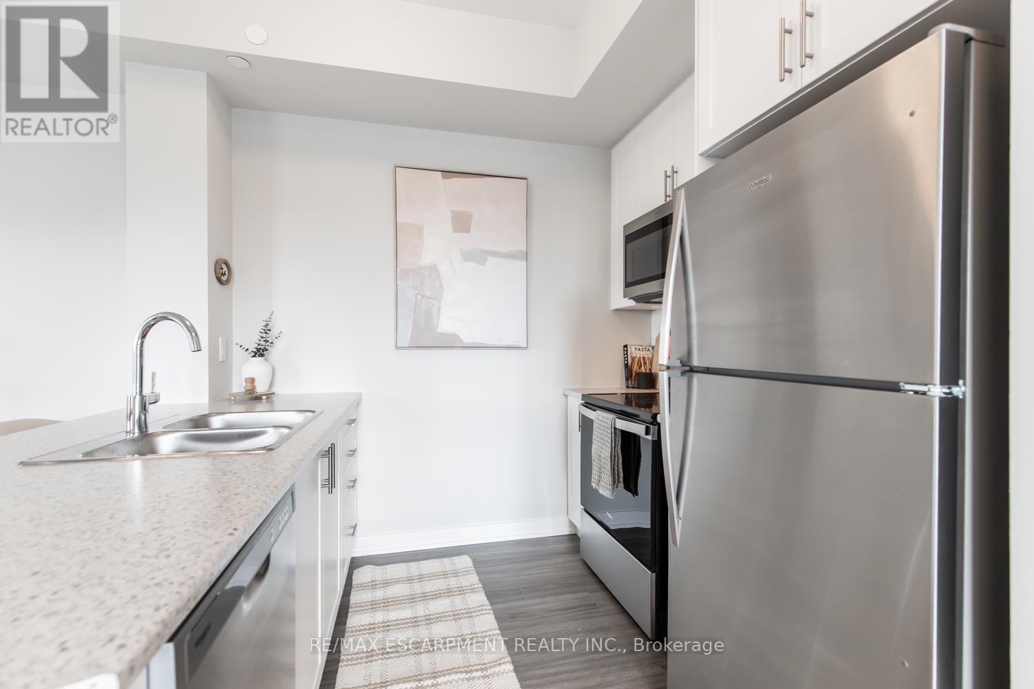 1106 - 870 Queenston Road, Hamilton, Ontario  L8G 0B9 - Photo 9 - X12610360