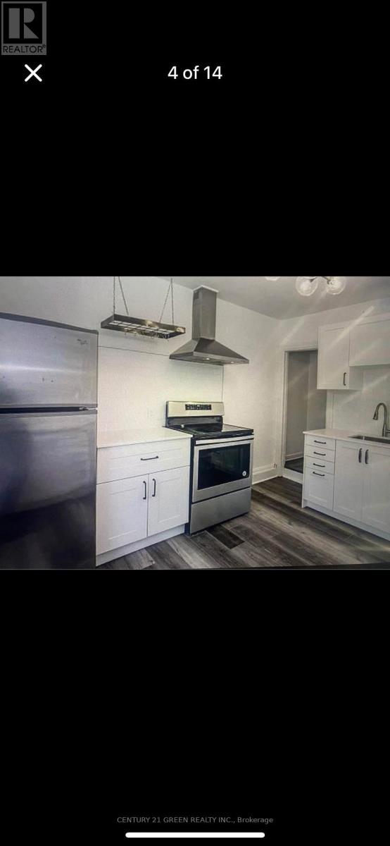 Upper - 12 Lawrence Avenue, Guelph (St. Patrick's Ward), Ontario  N1E 5Y3 - Photo 4 - X12610476