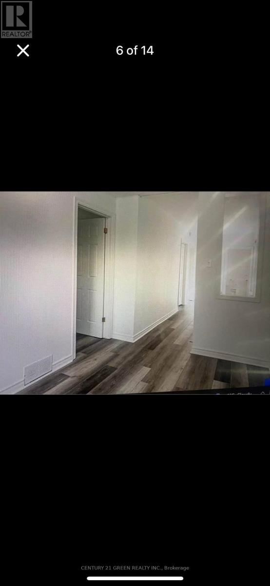 Upper - 12 Lawrence Avenue, Guelph (St. Patrick's Ward), Ontario  N1E 5Y3 - Photo 6 - X12610476