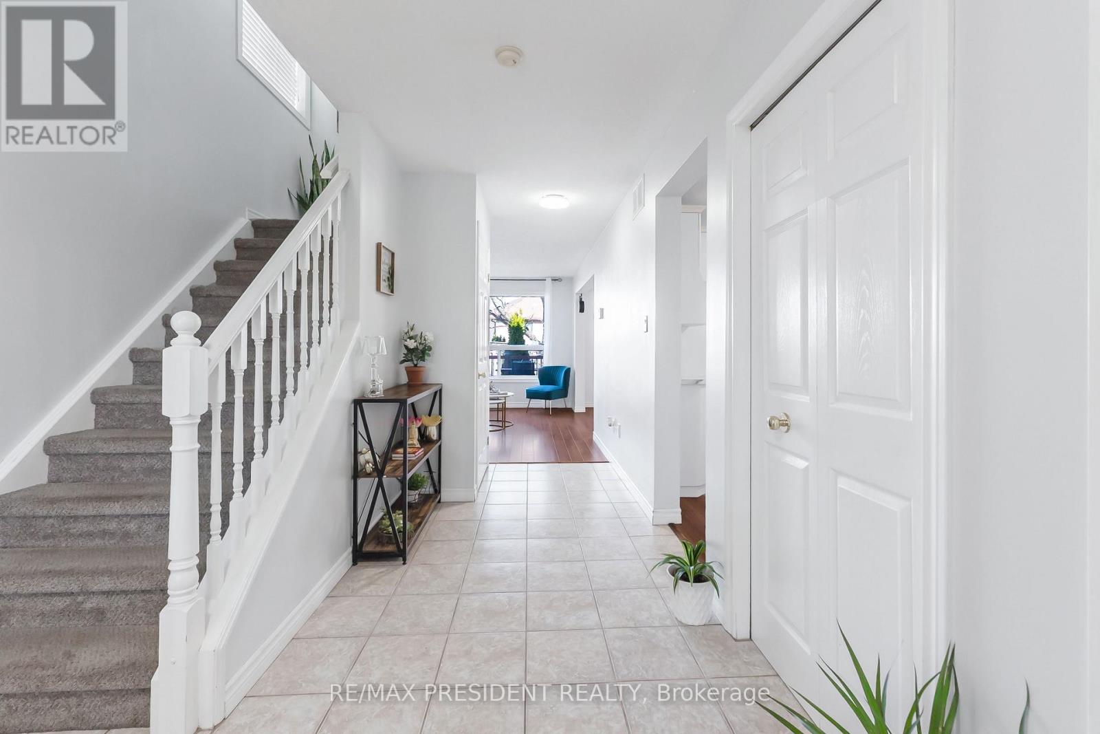 68 Wheatland Drive, Cambridge, Ontario  N1P 1C5 - Photo 4 - X12610478